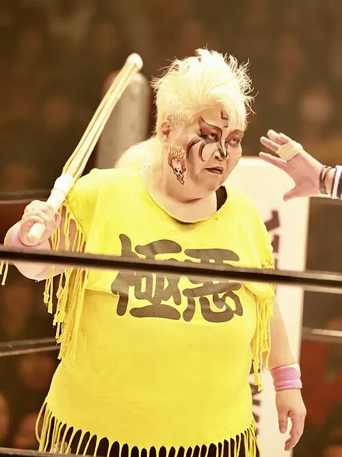 1960年 - ダンプ松本、プロレスラー、タレント