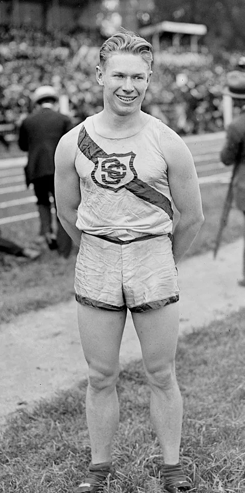 1943年 - チャールズ・パドック、陸上競技選手(* 1900年)