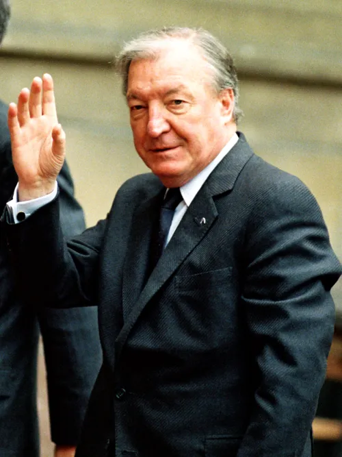 2006年 - チャールズ・ホーヒー、アイルランド首相(* 1925年)