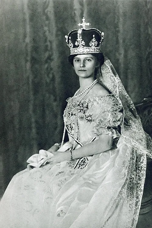 1892年 - ツィタ・フォン・ブルボン＝パルマ、オーストリア＝ハンガリー帝国皇帝カール1世の皇后（+ 1989年）