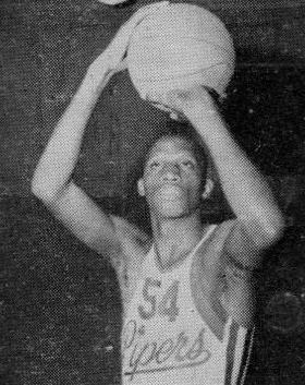 1936年 - ディック・バーネット、バスケットボール選手