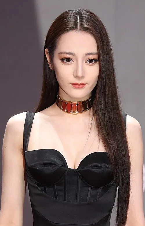 1992年 - ディリラバ、女優、歌手、ファッションモデル