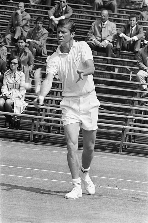 1942年 - デニス・ラルストン、テニス選手(+ 2020年)