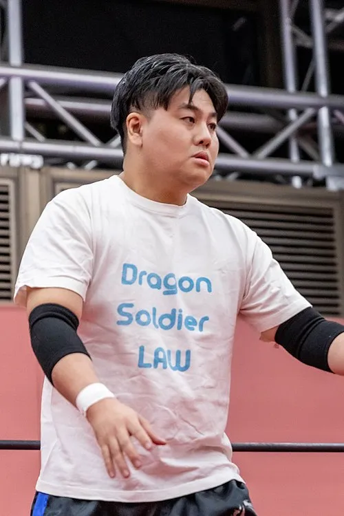 1974年 - ドラゴンソルジャーLAW、プロレスラー