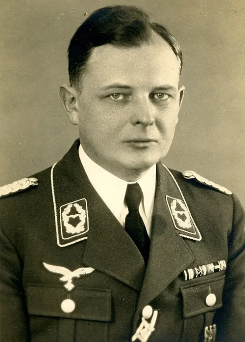 1940年 - ニコラウス・リッター、軍人(+ 1975年)