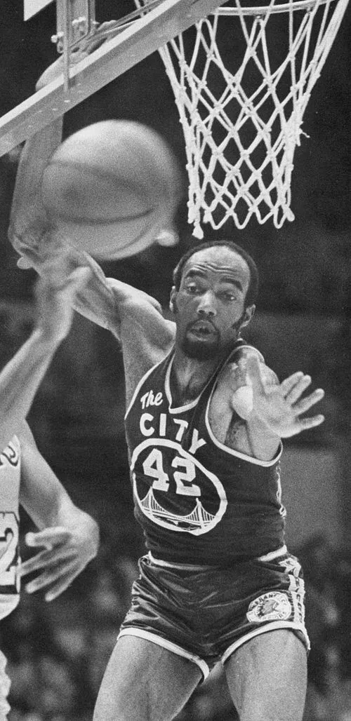 1941年 - ネイト・サーモンド、バスケットボール選手（+ 2016年）
