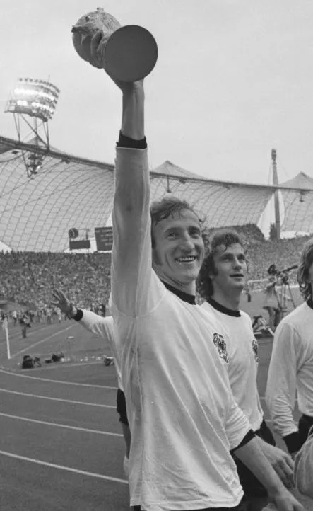 1948年 - ハンス=ゲオルク・シュヴァルツェンベック、サッカー選手