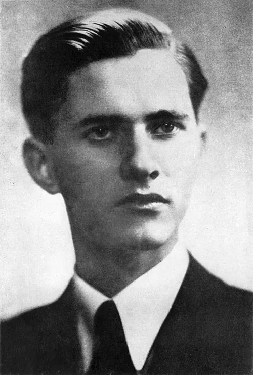 1916年 - パウリ・ケレス、チェスプレーヤー(+ 1975年)