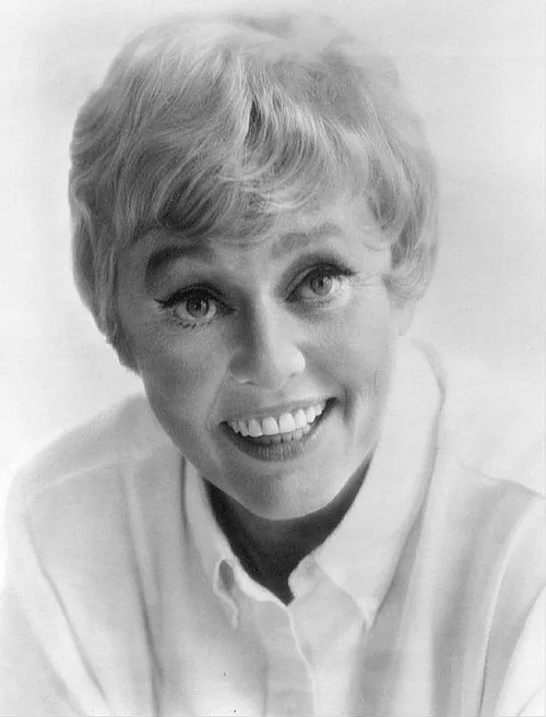1927年 - パット・キャロル、女優、声優(+ 2022年)