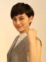 1988年 - ホラン千秋、女優、タレント