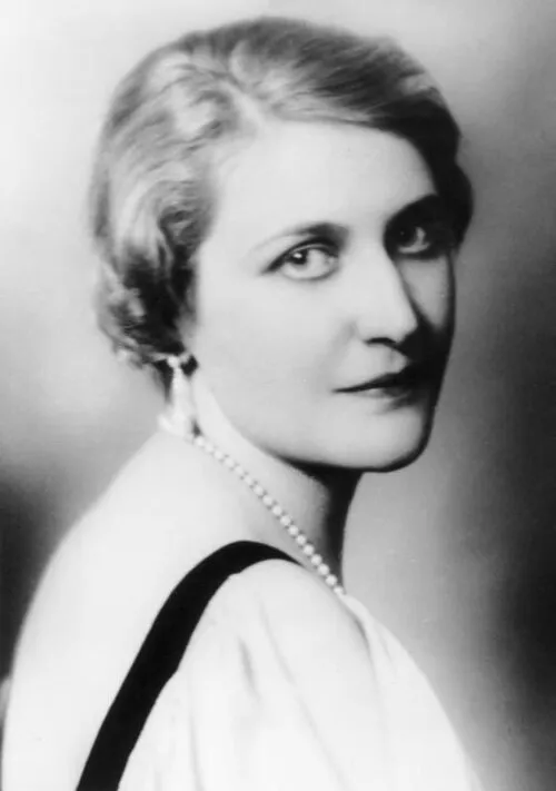 1901年 - マクダ・ゲッベルス、ナチス・ドイツの宣伝大臣の妻（+ 1945年）