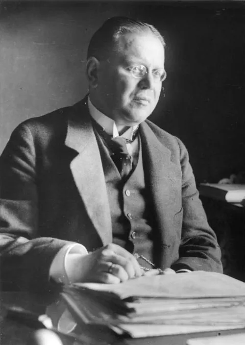 1921年 - マティアス・エルツベルガー、ドイツ国財務相(* 1875年)