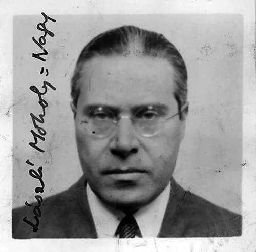 1946年 - モホリ=ナジ・ラースロー、写真家、教育家(* 1895年)