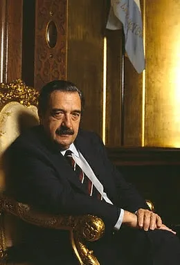 1927年 - ラウル・アルフォンシン、政治家、49代アルゼンチン大統領(+ 2009年)