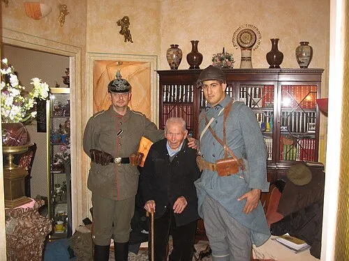 2008年 - ラザール・ポンティセリ、第一次世界大戦時のフランス軍兵士最後の生存者(* 1897年)