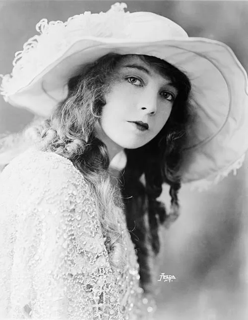 1893年 - リリアン・ギッシュ、女優（+ 1993年）