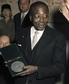 1906年 - レオポール・セダール・サンゴール、政治家(+ 2001年)