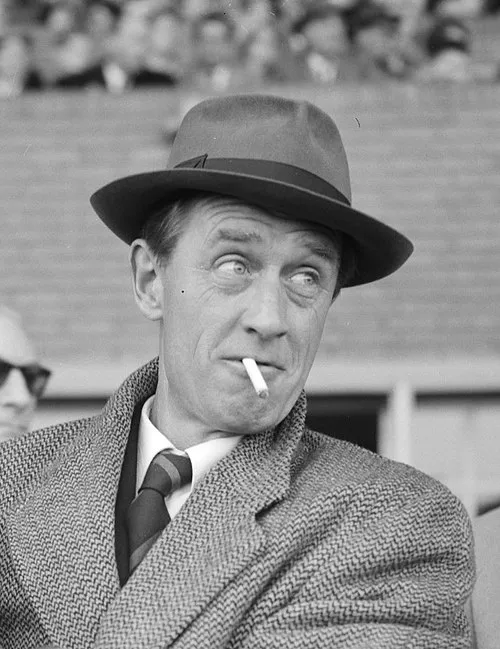 1915年 - ヴィク・バッキンガム、サッカー選手、監督 (+ 1995年)