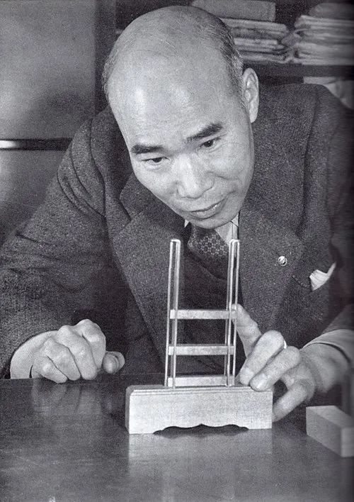 1975年 - 三島徳七、冶金学者（* 1893年）
