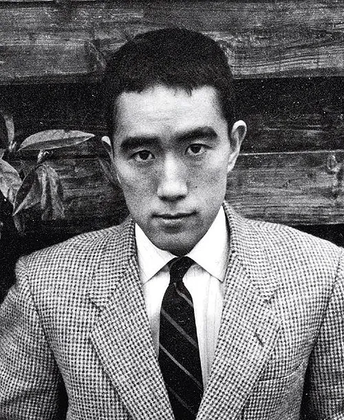 1925年 - 三島由紀夫、作家(+ 1970年)