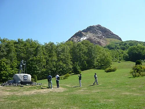 1888年 - 三松正夫、アマチュア火山研究科(+ 1977年)