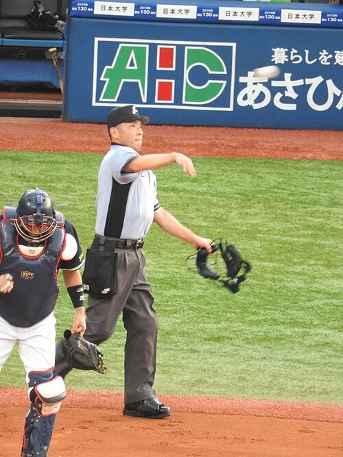 1970年 - 丹波幸一、プロ野球審判員