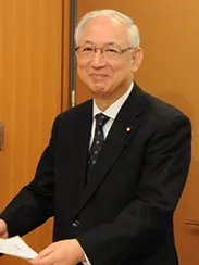 1947年 - 井上義久、政治家