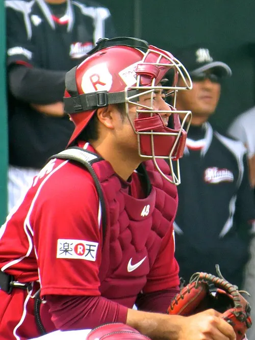 1985年 - 伊志嶺忠、元プロ野球選手
