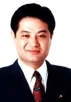 1947年 - 坂井隆憲、政治家（+ 2017年）