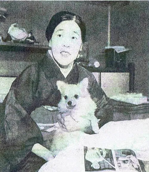 1955年 - 堤千代、小説家(* 1917年)