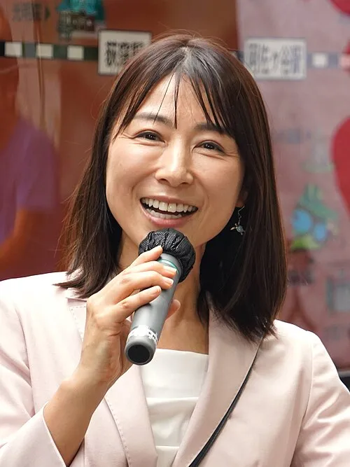 1978年 - 塩村文夏、政治家、エッセイスト