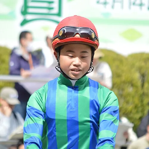 2000年 - 大塚海渡、騎手