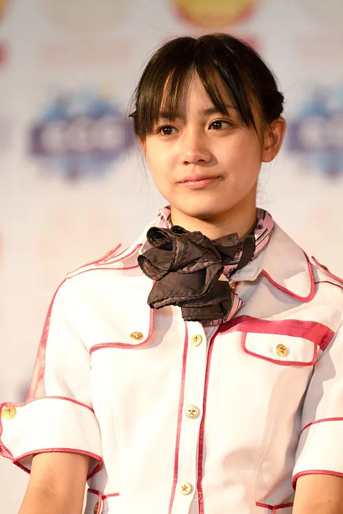 1993年 - 奥仲麻琴、女優、元アイドル(元PASSPO☆)
