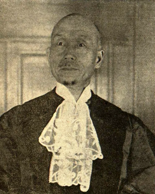 1934年 - 安達峰一郎、外交官、常設国際司法裁判所所長(* 1869年)