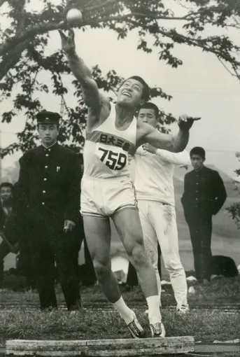 1945年 - 室伏重信、陸上競技選手