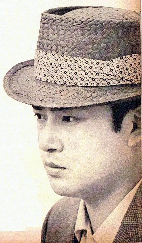 1938年 - 山城新伍、俳優（+ 2009年）