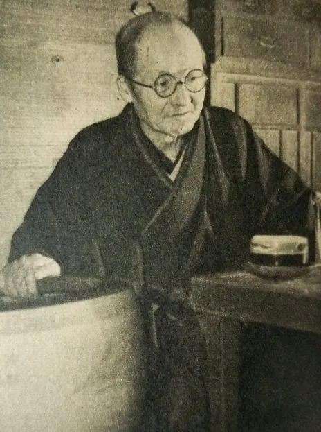 1958年 - 山田孝雄、国語学者（* 1875年）