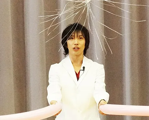 1984年 - 市岡元気、サイエンスアクアー、サイエンスアーティスト、俳優、モデル