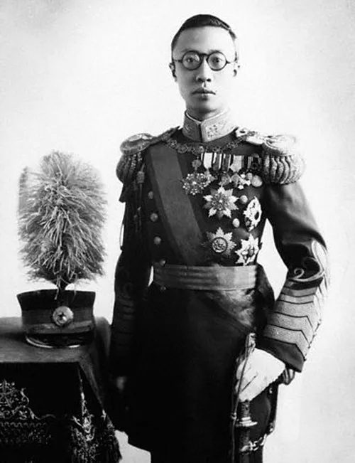 1967年 - 愛新覚羅溥儀、清朝最後の皇帝、満州国皇帝(* 1906年)