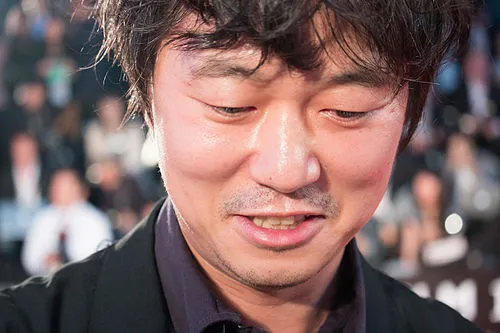 1979年 - 新井浩文、元俳優