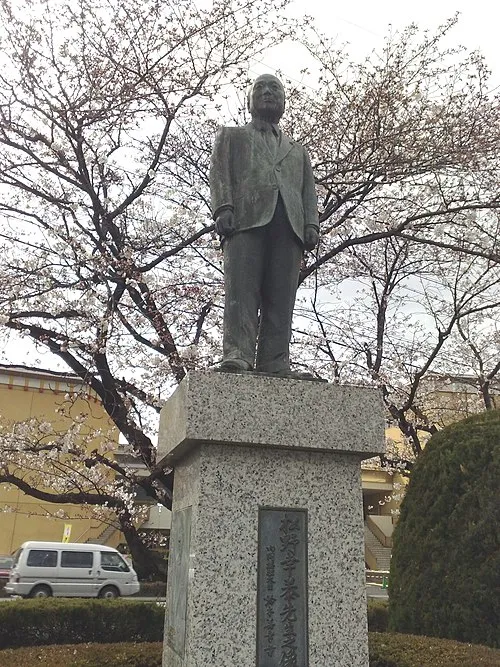 1908年 - 松野幸泰、政治家、岐阜県知事(+ 2006年)
