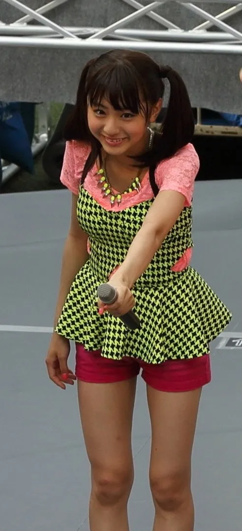 1998年 - 林田真尋、歌手、ダンサー(元フェアリーズ)