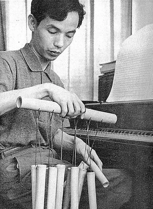 1930年 - 武満徹、作曲家(+ 1996年)