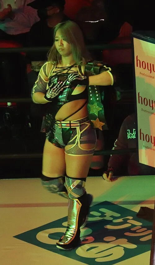 2000年 - 渡辺桃、プロレスラー