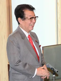 1932年 - 渡部恒三、政治家(+ 2020年)