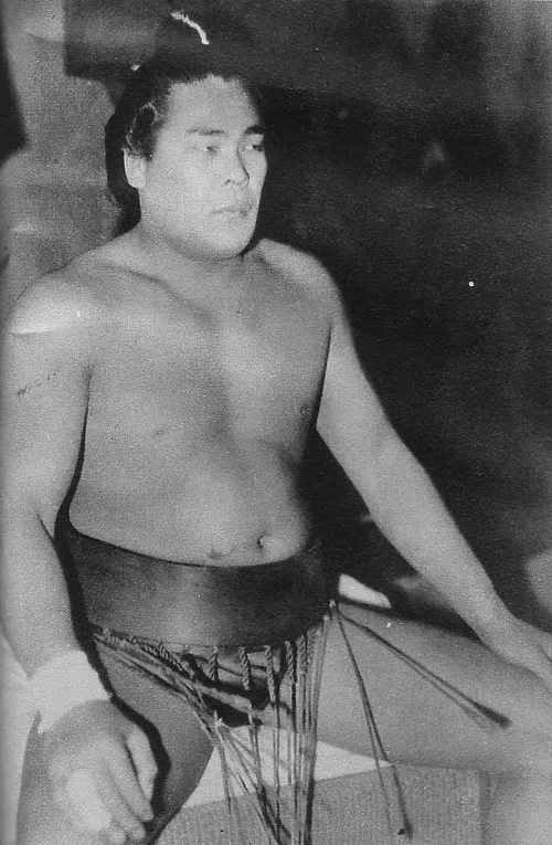 1912年 - 玉ノ海梅吉、大相撲力士(+ 1988年)