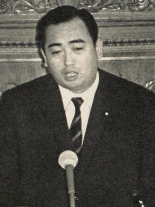 1930年 - 石田幸四郎、政治家(+ 2006年)