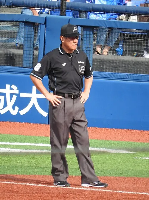 1965年 - 笠原昌春、プロ野球審判員