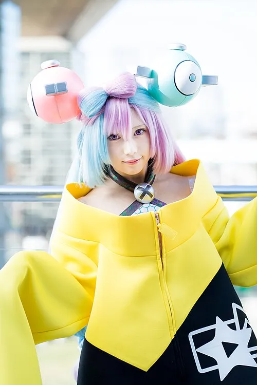 1993年 - 篠崎こころ、コスプレイヤー