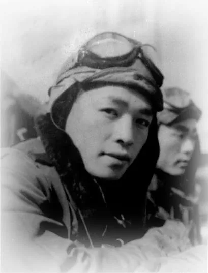 1921年 - 菅野直、大日本帝国海軍戦闘機搭乗員、公認撃墜25機のエース・パイロット（+ 1945年）